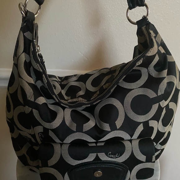 COACH Kristin Large Shoulder Bag
Black/Charcoal Grey
Signature Cs - Picture 2 of 11